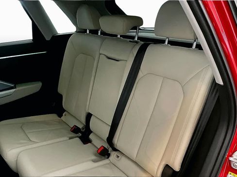 Certified 2025 Audi Q3 2.0T Premium Plus w/ Premium Plus Package AWD/4WD image 21