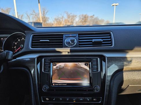 Used 2017 Volkswagen Passat 1.8T SE image 14