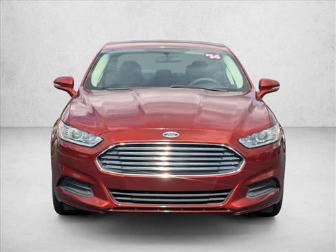 Used 2014 Ford Fusion SE FWD image 2