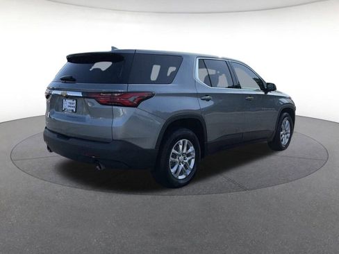 Used 2023 Chevrolet Traverse LS image 5