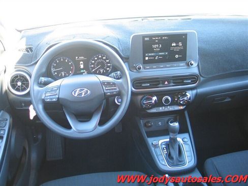 Used 2023 Hyundai Kona SEL AWD/4WD image 7