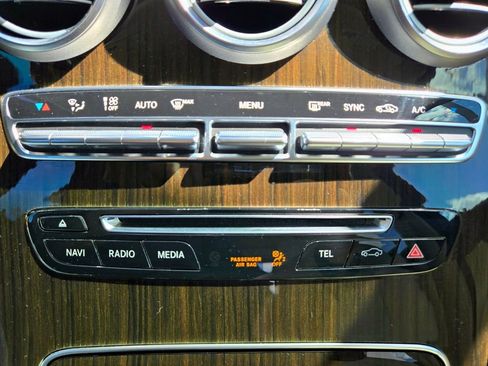 Used 2019 Mercedes-Benz GLC 300 image 31