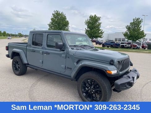 Used 2025 Jeep Gladiator Sport AWD/4WD image 1