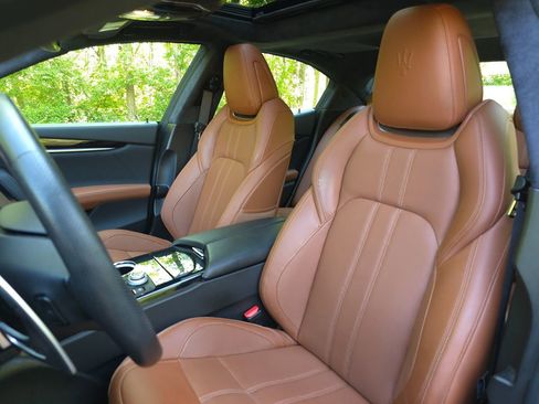 Used 2022 Maserati Ghibli GT image 13