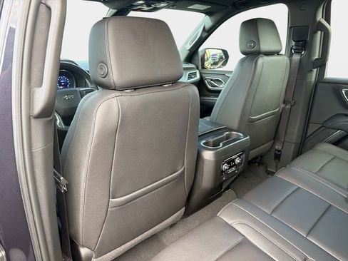 Used 2022 Chevrolet Tahoe Z71 w/ Z71 Off-Road Package AWD/4WD image 13