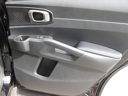 Used 2021 Kia Sorento LX FWD image 33