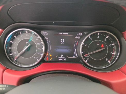 Used 2023 Maserati Levante GT AWD/4WD image 15