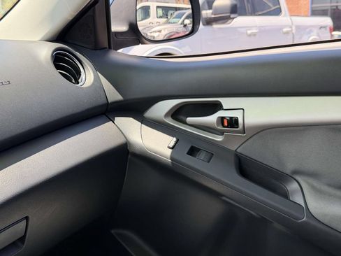 Used 2009 Toyota Matrix S AWD/4WD image 33