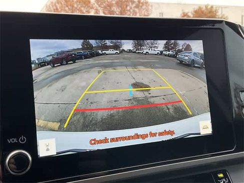 Certified 2025 Toyota Camry SE image 21