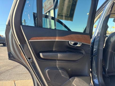 Certified 2022 Volvo XC90 T8 Inscription Expression w/ Climate Package image 29