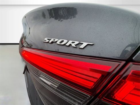 Used 2023 Honda Civic Sport image 30