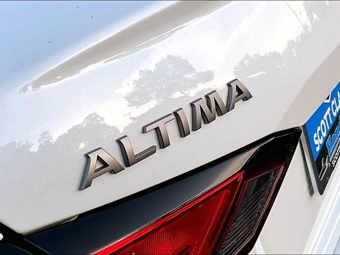 Used 2024 Nissan Altima 2.5 SR w/ SR Premium Package FWD image 26