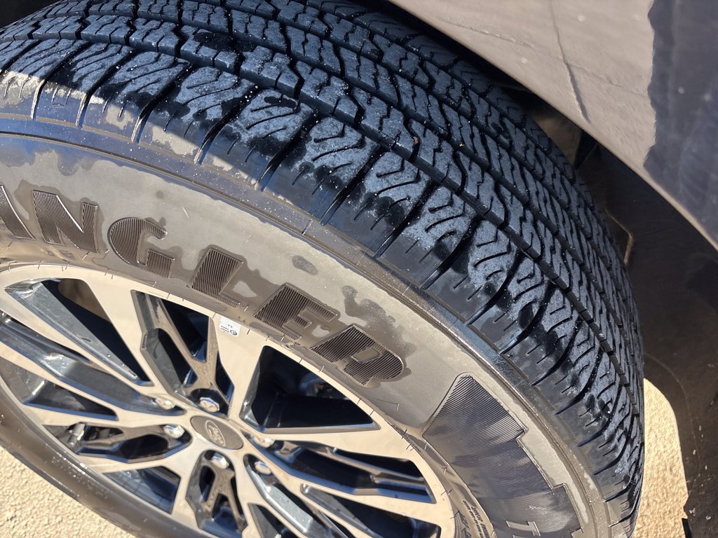 Certified 2025 Ford Expedition Platinum AWD/4WD image 9