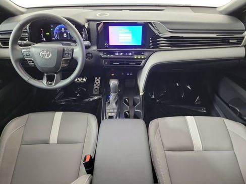 Used 2025 Toyota Camry SE FWD image 16