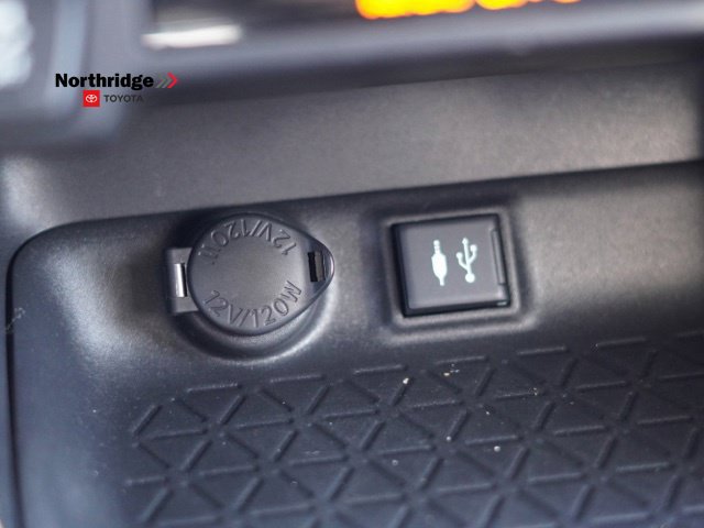 Used 2019 Toyota RAV4 XLE w/ Carpet Mat Package FWD image 29