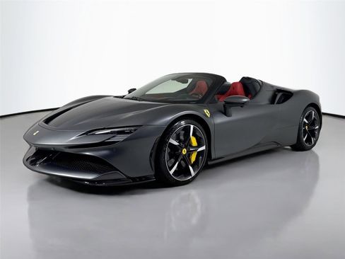 Used 2022 Ferrari SF90 Spider AWD/4WD image 10