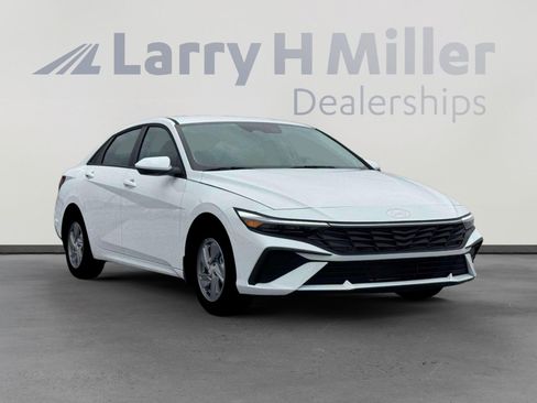 New 2026 Hyundai Elantra SE FWD image 11