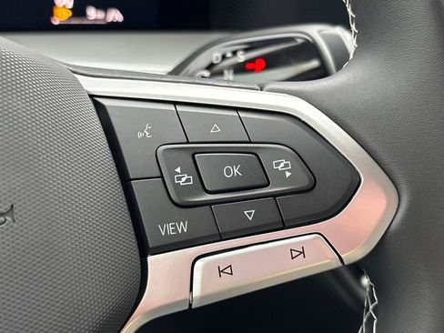 New 2026 Volkswagen Tiguan SE image 24