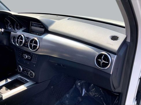 Used 2013 Mercedes-Benz GLK 350 4MATIC image 18