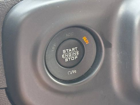 Used 2018 Jeep Wrangler Unlimited Sport S AWD/4WD image 24