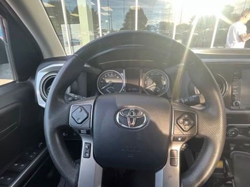 Used 2020 Toyota Tacoma SR5 AWD/4WD image 38