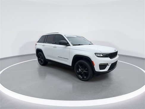 Used 2024 Jeep Grand Cherokee Limited w/ Black Appearance Package image 2