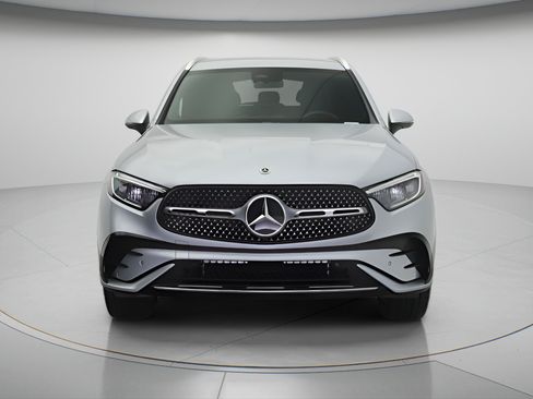 Used 2025 Mercedes-Benz GLC 350e 4MATIC image 6