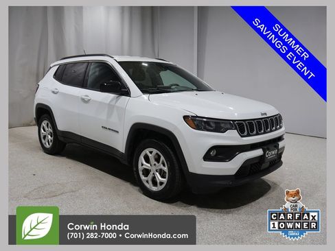 Used 2024 Jeep Compass Latitude AWD/4WD image 1