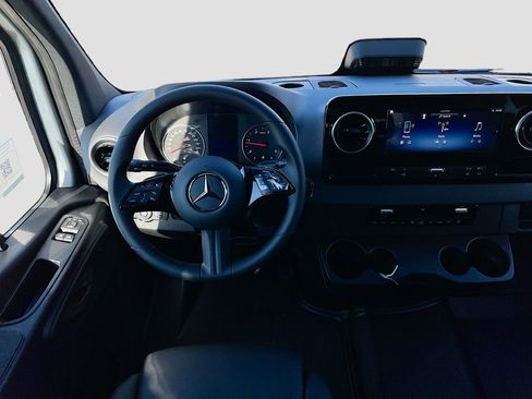 New 2025 Mercedes-Benz Sprinter 2500 image 23