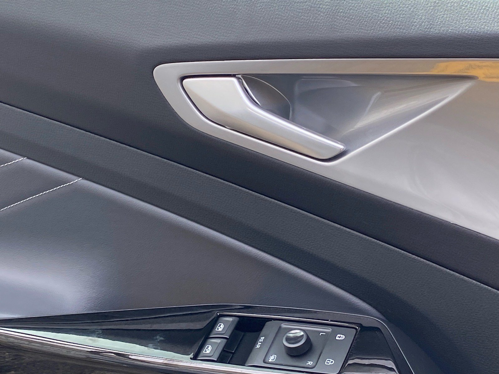 Certified 2023 Volkswagen ID.4 S RWD image 17