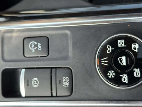 Used 2024 Nissan Pathfinder Platinum w/ Cargo Package AWD/4WD image 15