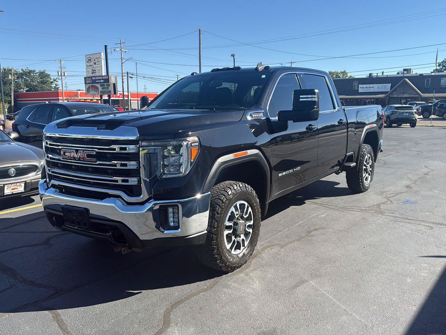 Used 2022 GMC Sierra 2500 SLE w/ SLE Value Package; AWD/4WD image 3