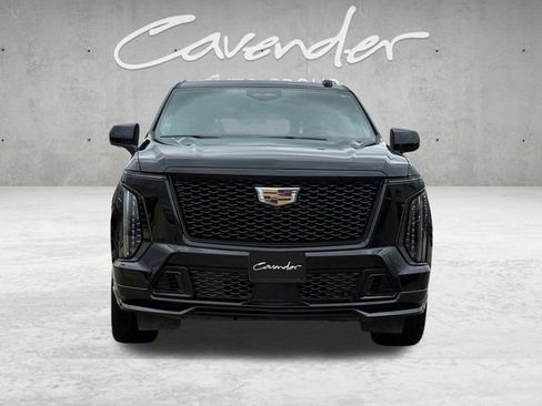 Certified 2025 Cadillac Escalade ESV V AWD/4WD image 18