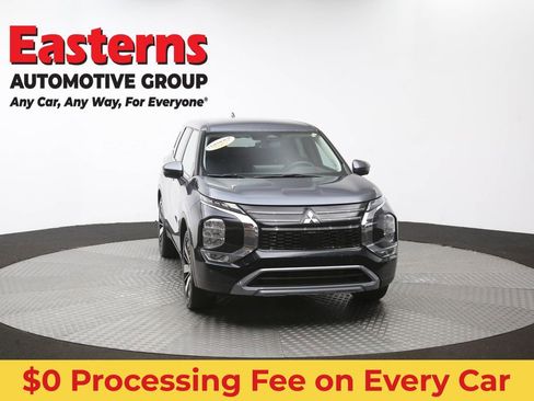 Used 2025 Mitsubishi Outlander SE FWD image 52