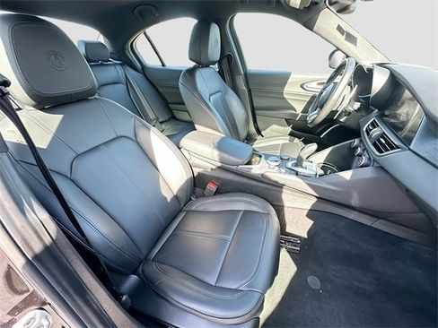 Used 2023 Alfa Romeo Giulia Sprint image 25