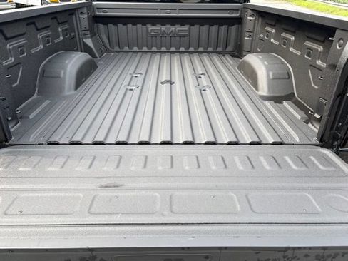 Used 2026 GMC Sierra 2500 SLE w/ SLE Value Package; AWD/4WD image 14