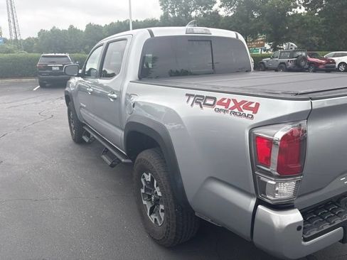Used 2023 Toyota Tacoma TRD Off-Road w/ TRD Premium Off Road Package AWD/4WD image 9