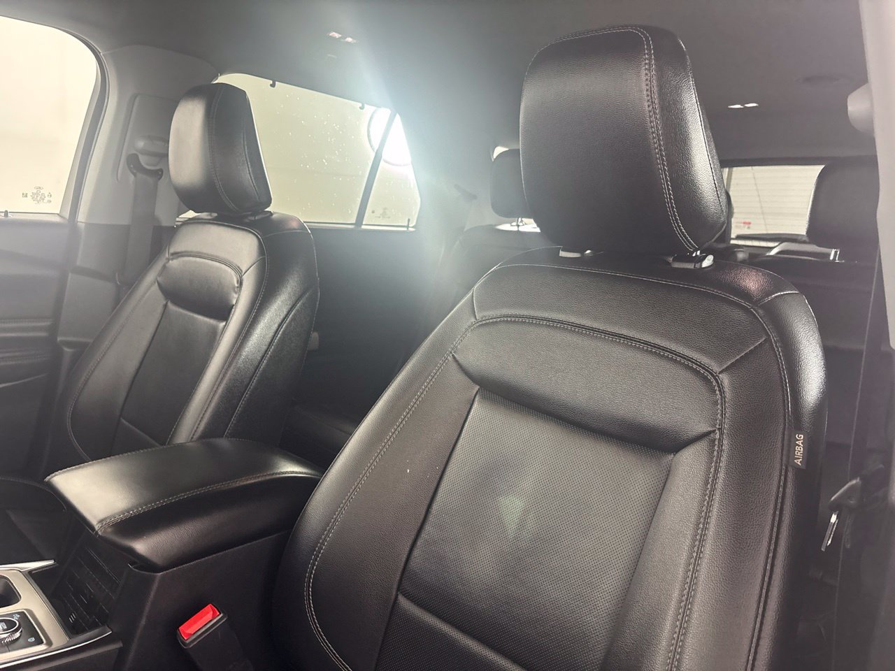 Used 2022 Ford Explorer Limited AWD/4WD image 9