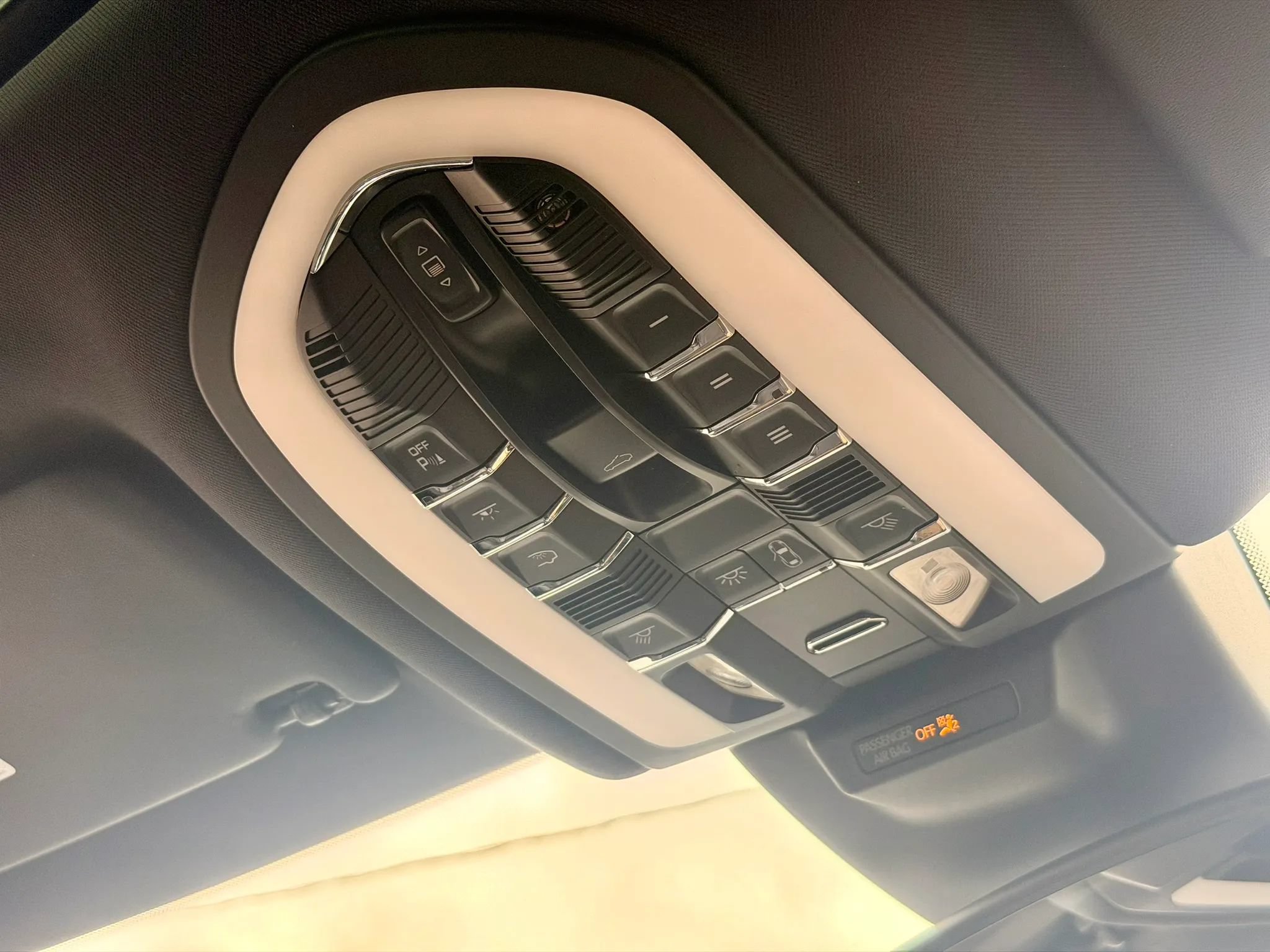 Used 2017 Porsche Macan AWD/4WD image 50