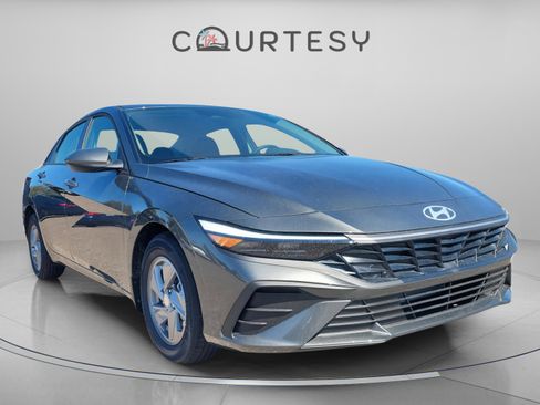 New 2026 Hyundai Elantra SE image 5