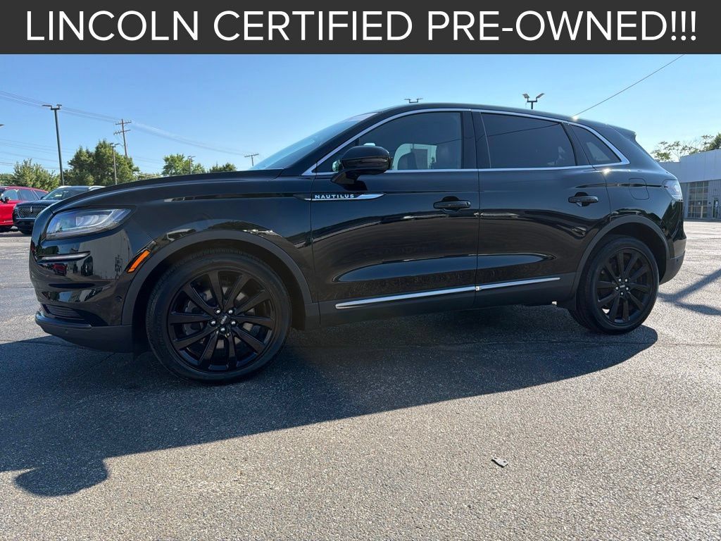 Used 2023 Lincoln Nautilus Reserve w/ Equipment Group 201A AWD/4WD image 3