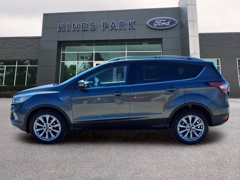 Used 2017 Ford Escape Titanium image 4