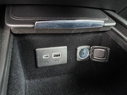 Used 2023 Cadillac XT4 Premium Luxury w/ LPO, Onyx Lite Package image 21