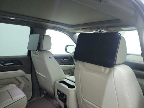 New 2026 GMC Yukon XL Denali w/ Denali Reserve Package AWD/4WD image 15