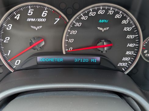 Used 2007 Chevrolet Corvette Coupe w/ Preferred Equipment Group RWD image 22
