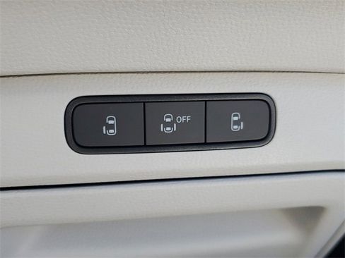 New 2025 Volkswagen ID. Buzz 1st Edition image 33