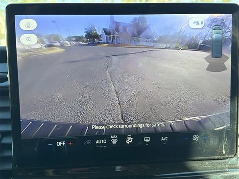 Used 2023 Ford Transit 350 XLT image 23