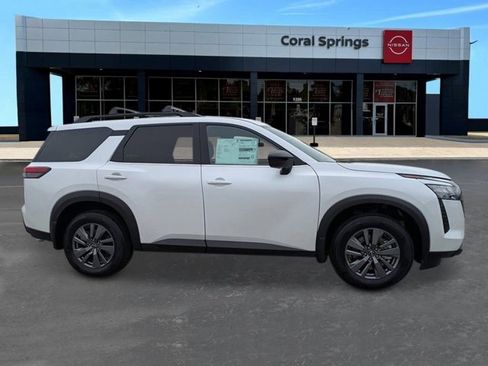 New 2026 Nissan Pathfinder SV image 6