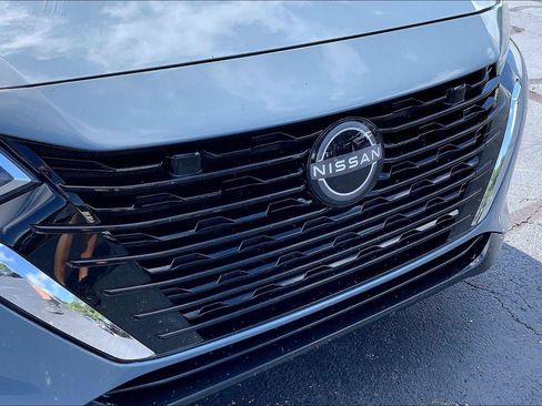 Used 2025 Nissan Sentra SV w/ All-Weather Package FWD image 27