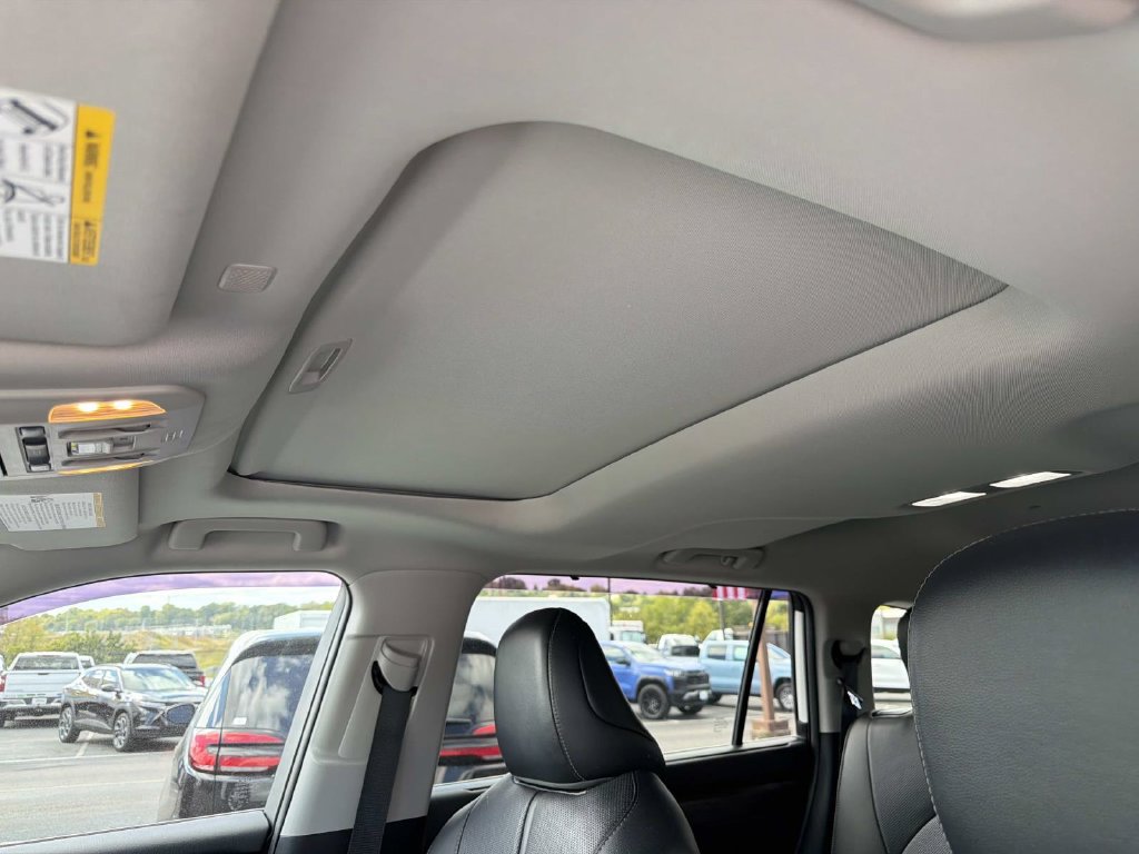 Used 2021 Toyota Highlander Limited AWD/4WD image 23